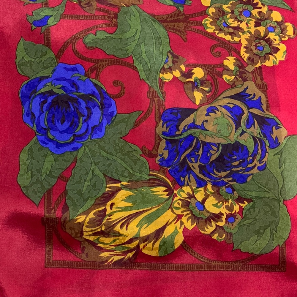 💗Vintage Liz Claiborne Silk Scarf